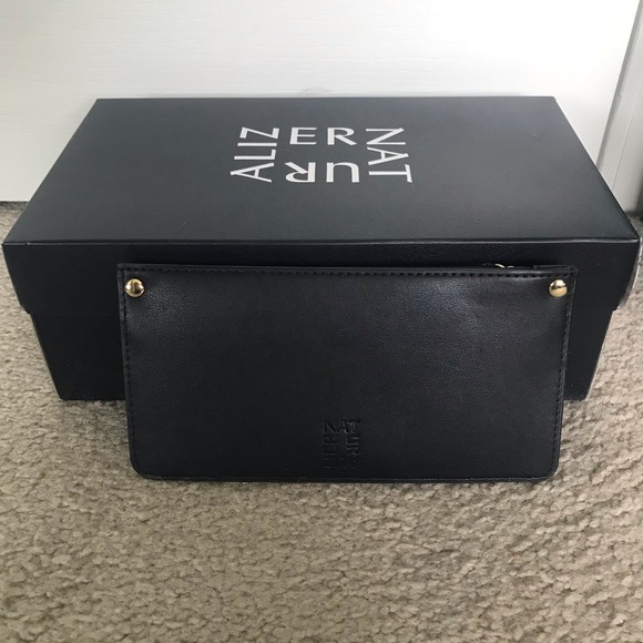 ✨SOLD✨ Naturalizer Long wallet - Picture 2 of 3